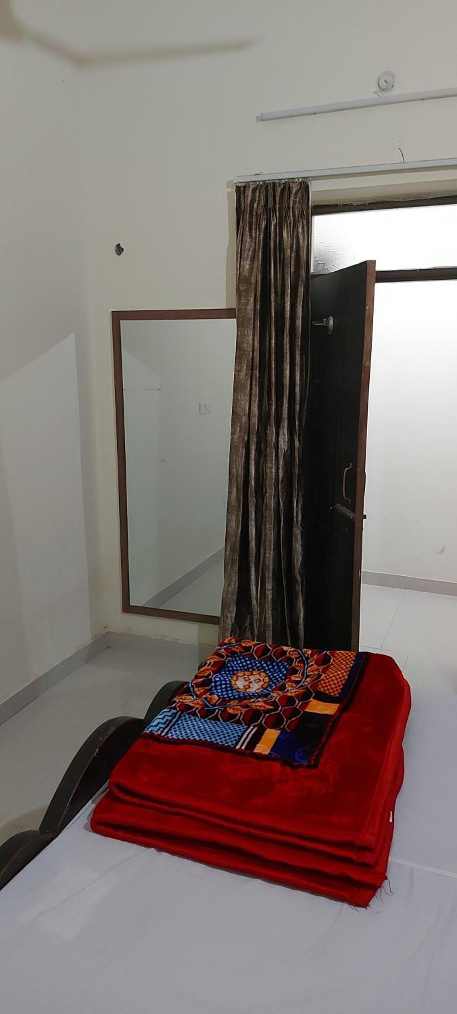 Spacious With Serene Vibes Holiday home Prayagraj